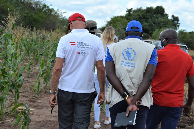 ADA und WFP besuchen ein mehrjähriges WFP-Ernährungsprogramm in Mosambik, das insbesondere Frauen und Mädchen unterstützt. Foto: WFP/Rafael Campos