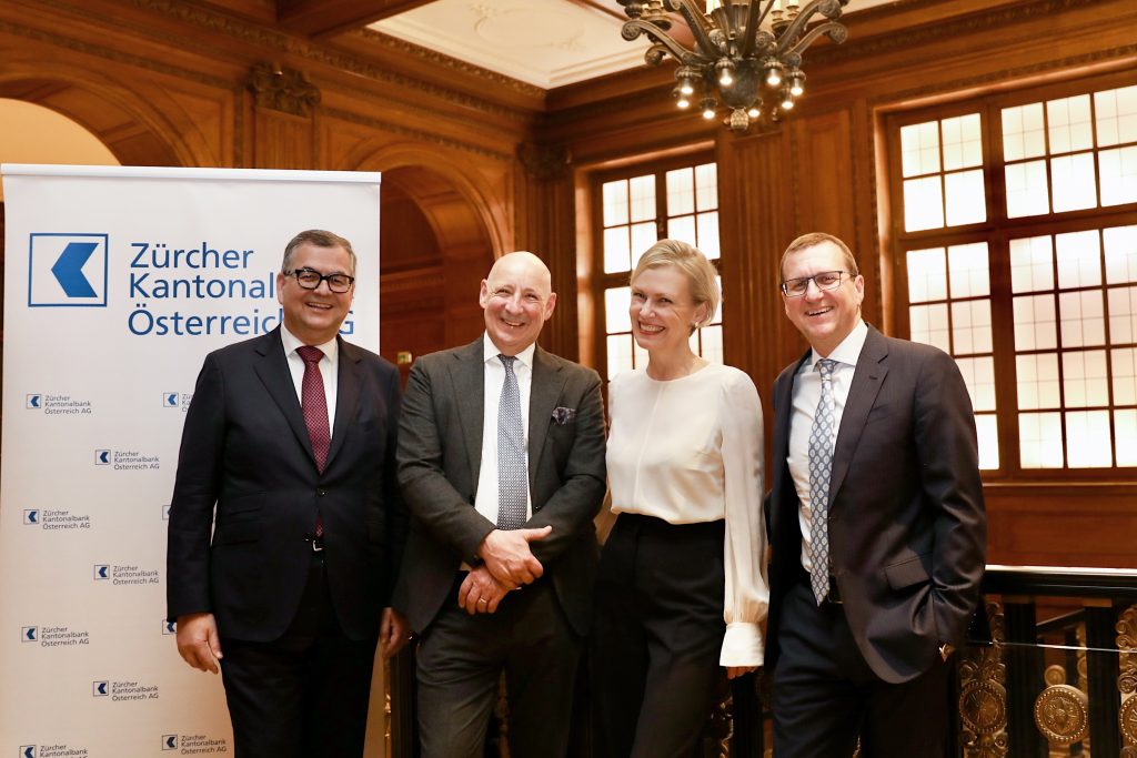 Christoph Schenk (Chief Investment Officer, Zürcher Kantonalbank, Zürich), Hermann Wonnebauer (Vorstandsvorsitzender, Zürcher Kantonalbank Österreich), Silvia Richter (Direktorin Private Banking, Leitung Wien, Zürcher Kantonalbank Österreich) und Christian Nemeth (Chief Investment Officer, Zürcher Kantonalbank Österreich).